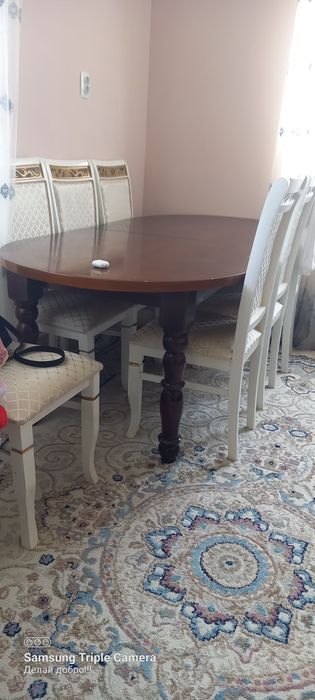 продам стол для гостиной