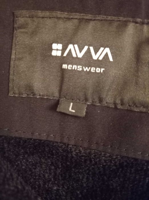 Хорошая куртка-ветровка с мехом