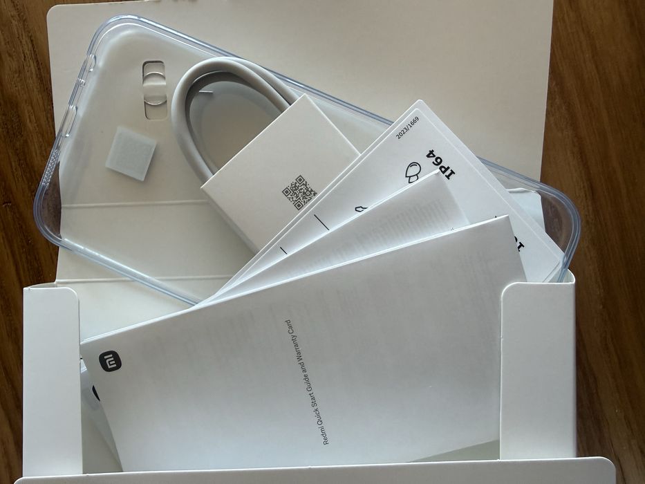 Redmi 15C 128 GB чисто нов