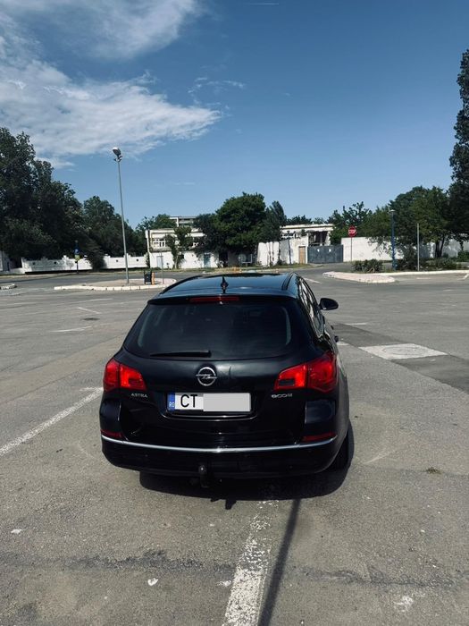 Propietar vand Opel Astra J,an 2015,euro 6,motor 1,6 diesel ,136cp
