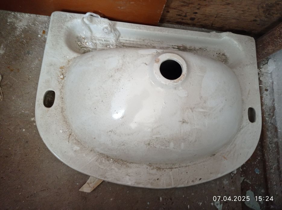 Продается фаяновая раковина
