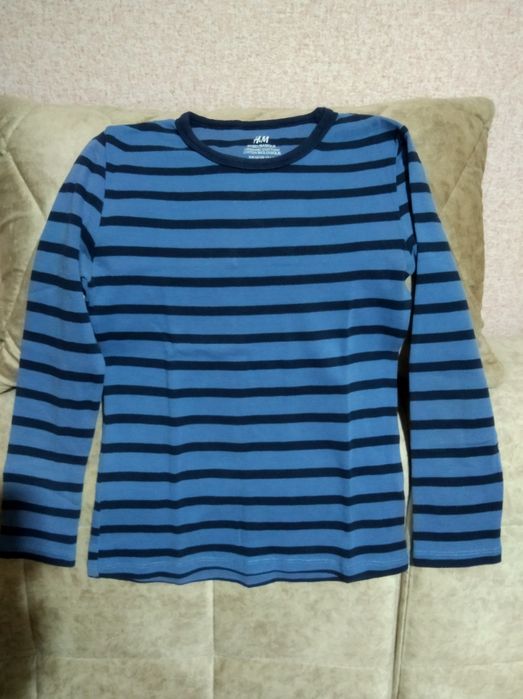Свитерок на 6-8 лет H and M фирма