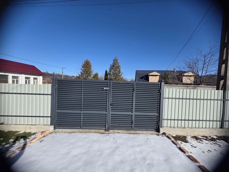 Vând casă din cărămidă