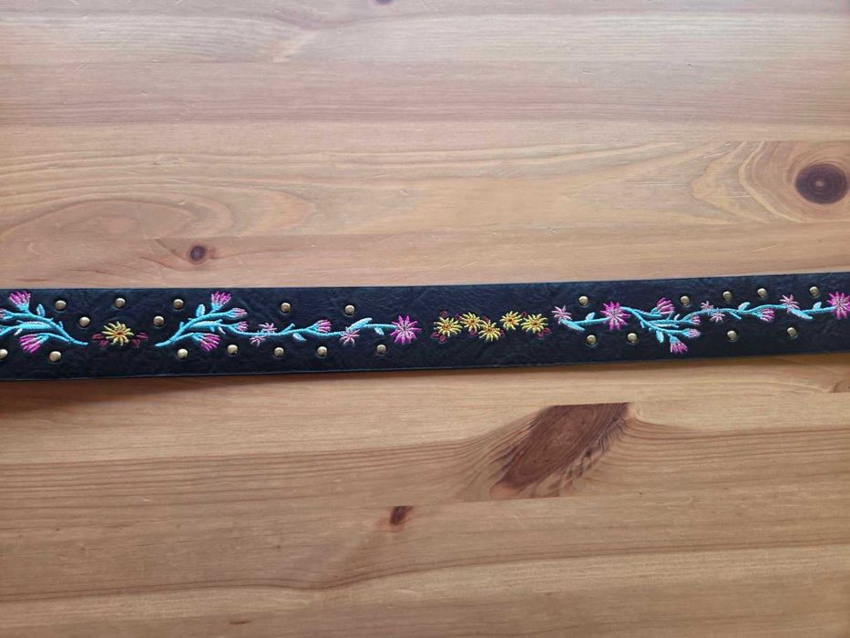 Колан  нов Desigual