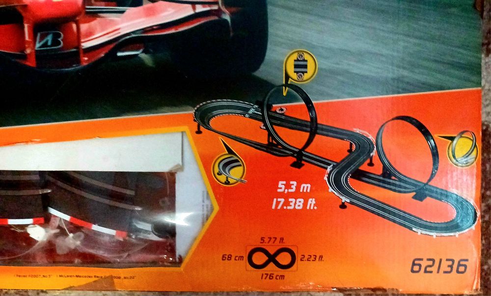 Set de colecție!! Pistă de mașini de curse