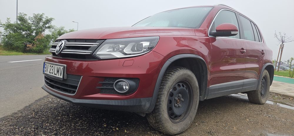 VOLKSWAGEN Tiguan