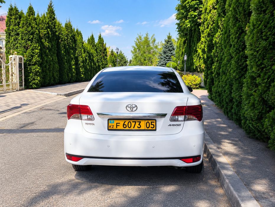 Toyota Avensis 2012г