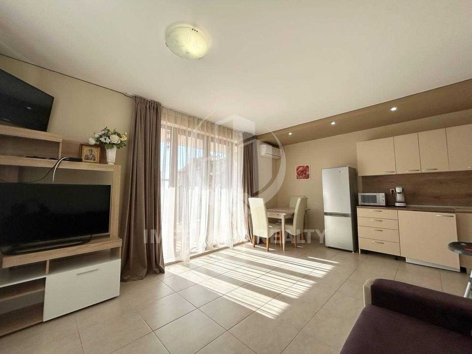 Продава се Тристаен апартамент в Свети Влас - 100 кв.м за 1500 €/кв.м - Снимка #2