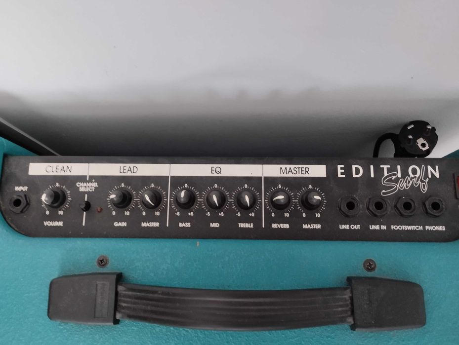 Vând amplificator combo Hughes & Kettner