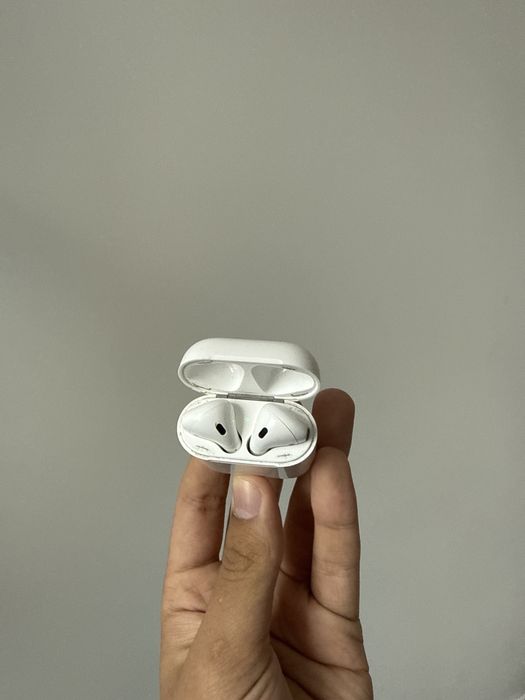Apple AirPods 2.