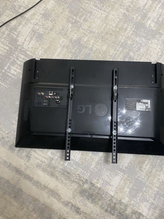 Продам Телевизор LG