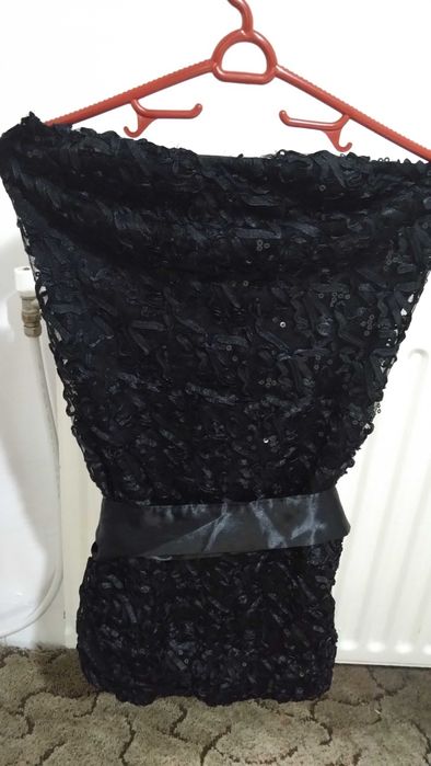 Черна рокля с колан