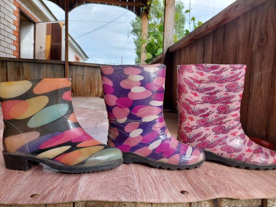 Продам резиновые сапоги