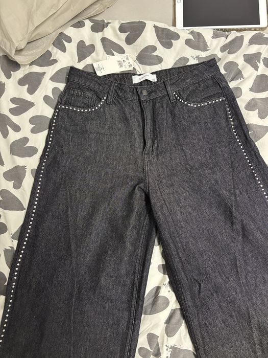 Широки дънки.