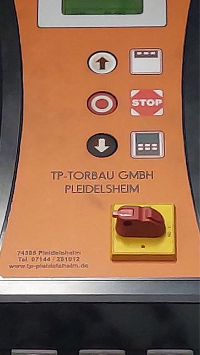 Секционни гаражни врати