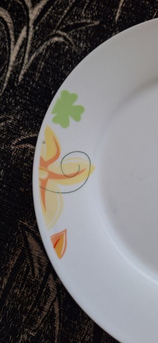 Основни и дълбоки чинии