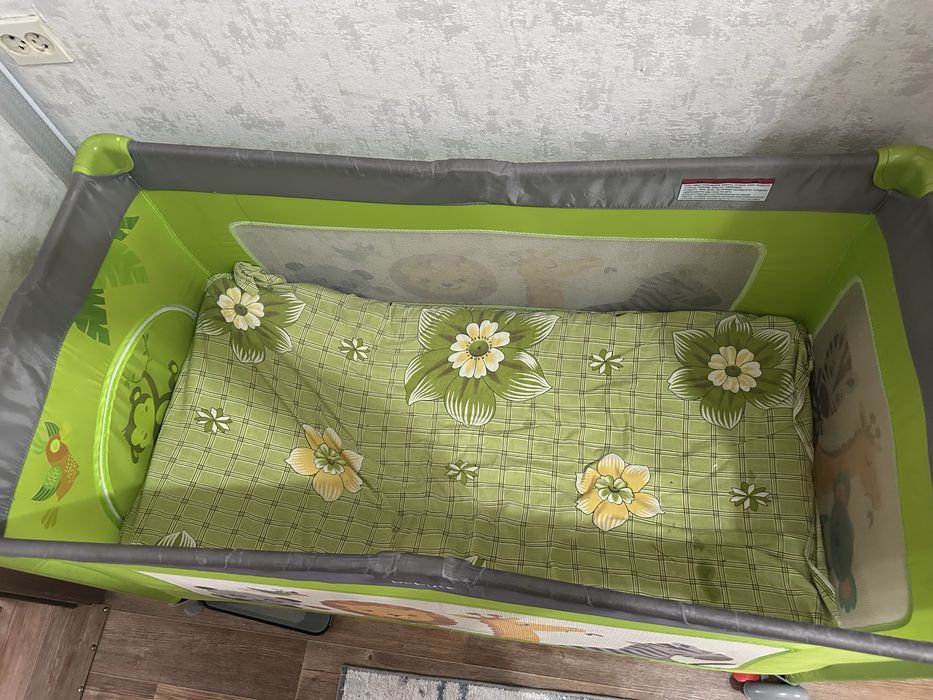 Продам манеж в хорошем состоянии