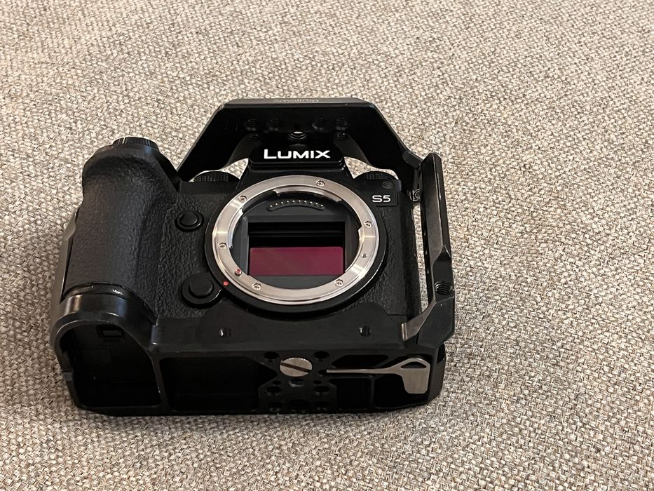 Panasonic S5 cu cage inclus