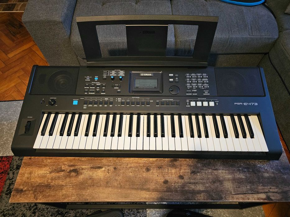 Yamaha PSR-E473 Keyboard, 61 keys with touch response, 820 sounds
