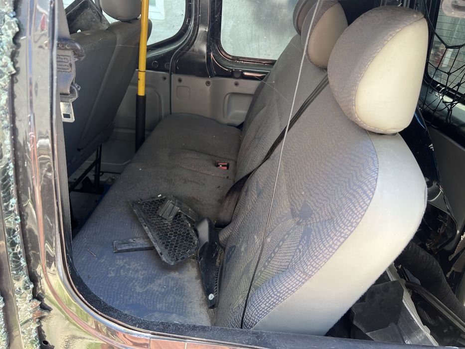 Desfac dezmembrez piese motor 1.9 2.0 2.5 opel vivaro renault trafic nissan primastar