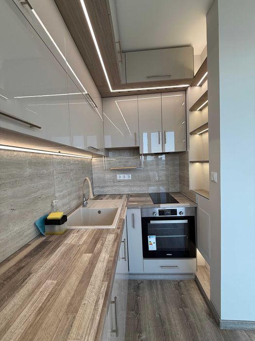 Продава се Тристаен апартамент в Варна, Младост 2 - 67 кв.м за 2590 €/кв.м - Снимка #2