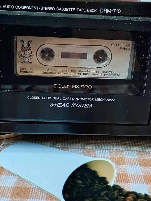 Vând  cassetedeck Denon DRM 710