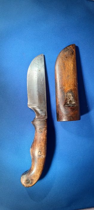 Стар кован нож за лов и дране винтидж острие