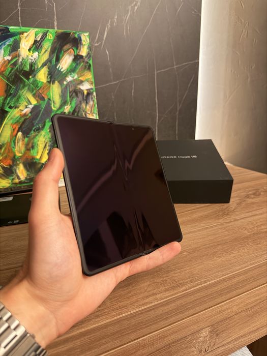 Honor Magic V5 - 512GB - Black - Garantie - Full Box + Casti + 9 huse | IMPECABIL