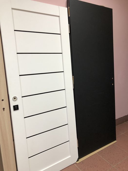 Vând 16 Usi rămase, ușile sunt noi , pot da la bucata sau mai multe!