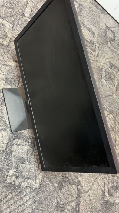 Vand monitor LG 75 hz