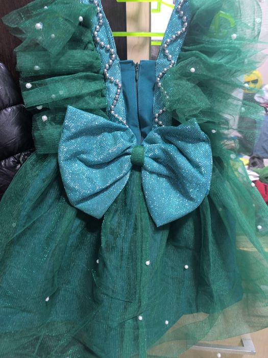 Продам платье ёлка 3.4годика