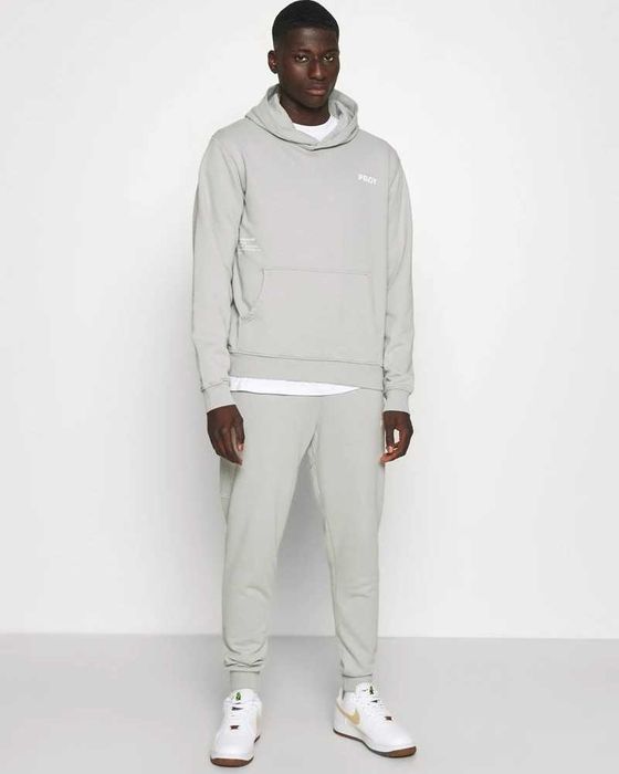 Нови екипи и долнища Wrstbhvr Obey