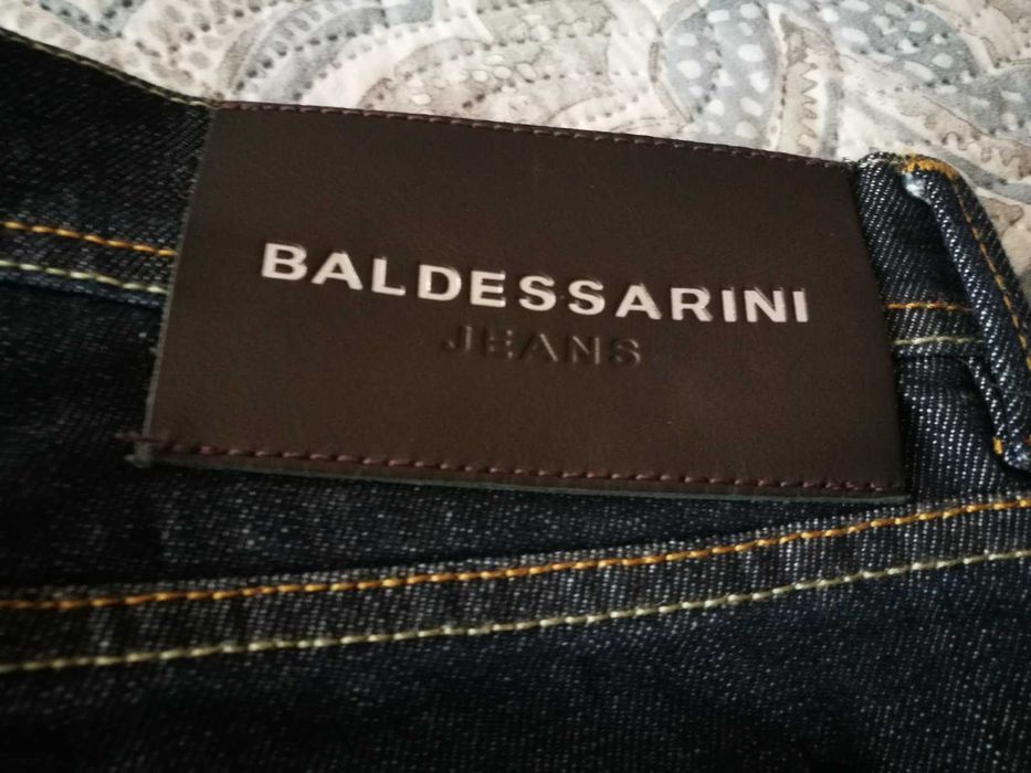 Мъжки дънки - марка  Baldessarini - W- 33, L- 36- Нови