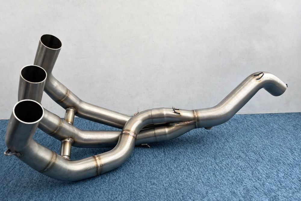 YAMAHA TRACER 900  Leo Vince