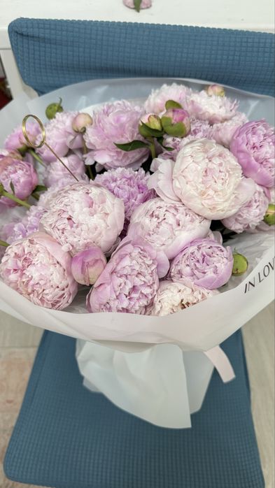 Продаю 2 букет из кустовых пион