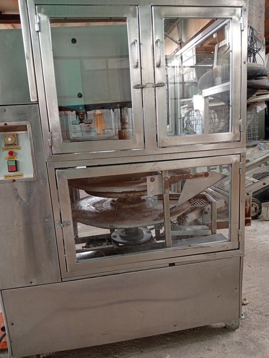 Продавам хлебопекарна машина