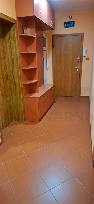 Дава се под наем четиристаен апартамент в Зимно кино Тракия! 21894412