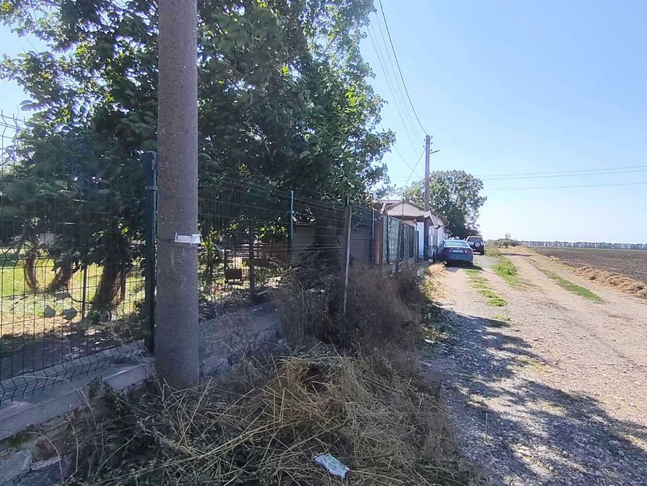 Къща в Безводица