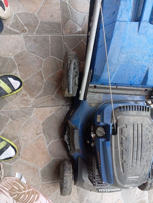 Vând motocoasă  hiunday