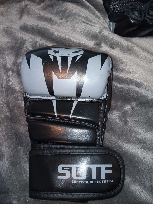 MMA/СПАРИНГ ръкавици