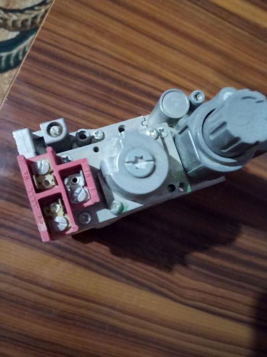 Газовый клапан 2 штук