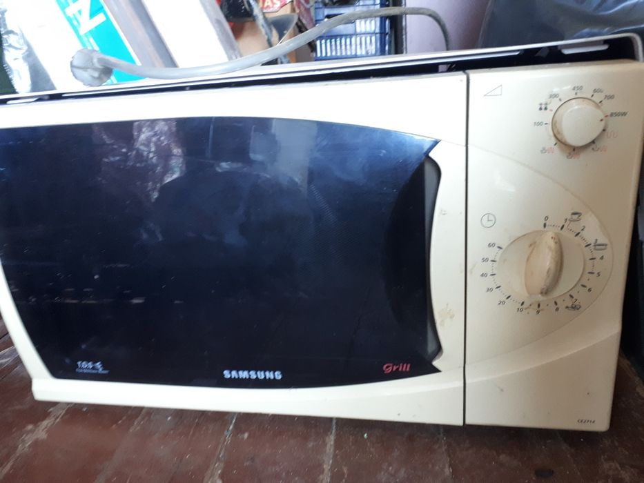 Микровълнова печка Samsung с грил за части
