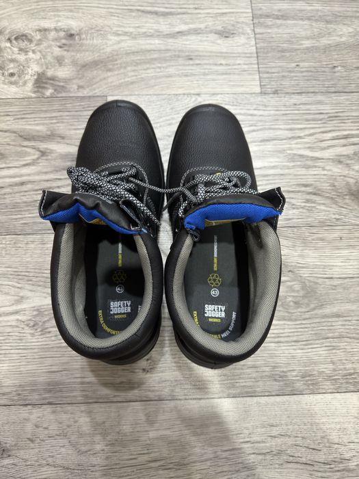 Продам мужские ботинки