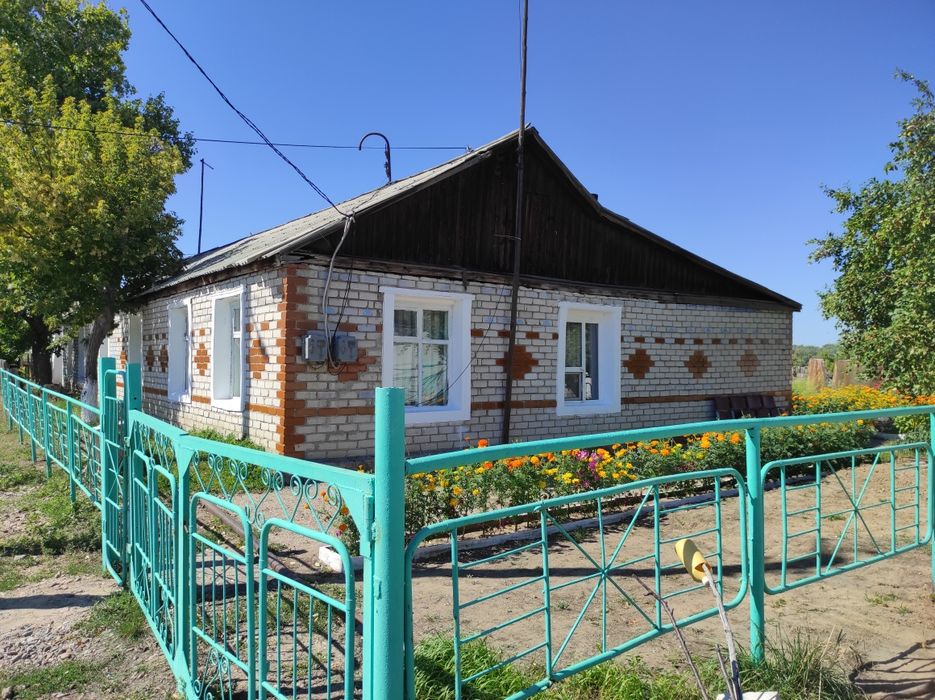 продам дом в селе Приречное