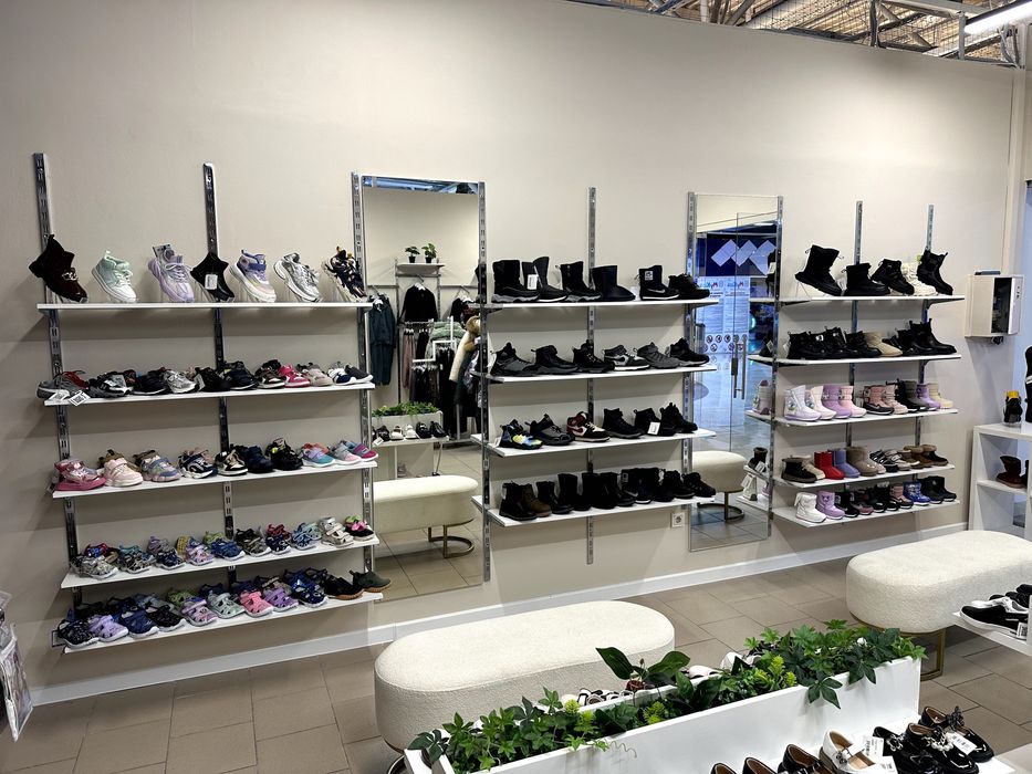 Торговое оборудование (бутик одежды и обуви)