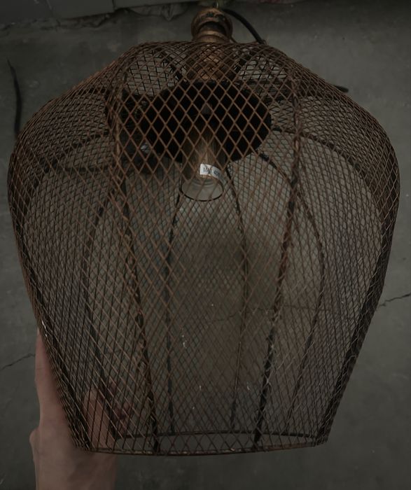 Продам люстру почти новая