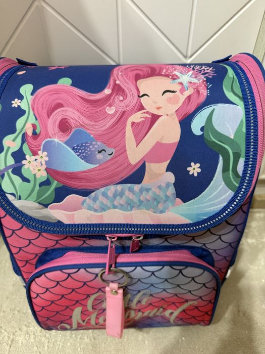 Продам школьный рюкзак для девочки