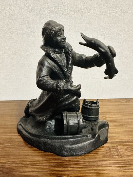 Продам фигуру "Емеля с щукой" (Куса, 1981)