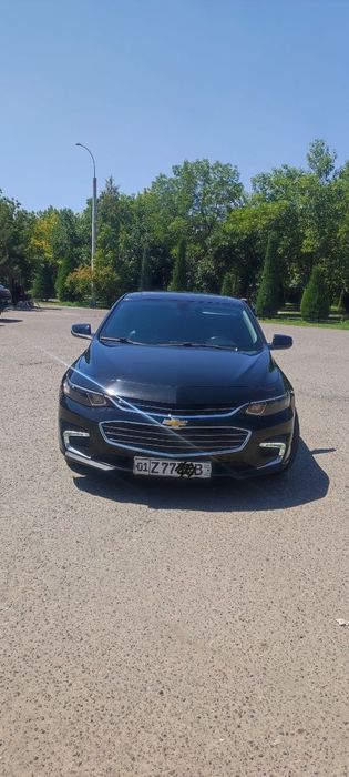 Malibu 2.4 mator, gazi bor, oldi eshikda kraska bor.