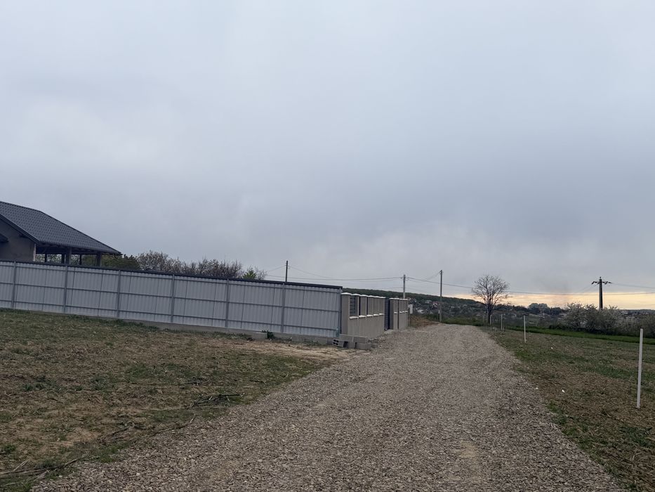 Loturi de teren 800-900 mp Gaz-apa-curent M Doamnei
